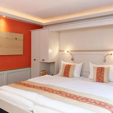 Hotel Rhein Und Stuebers Restaurant 3*
